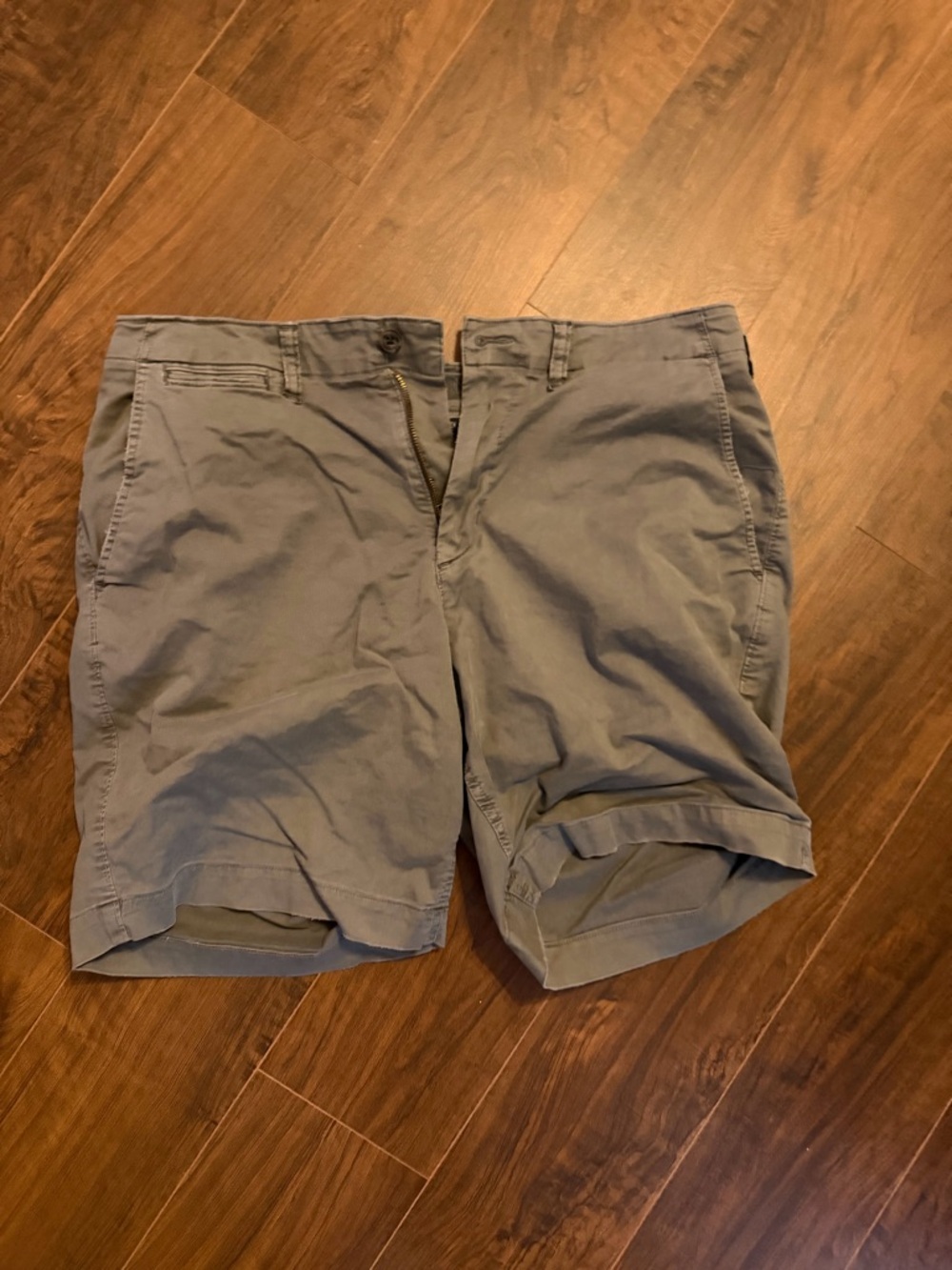 Classic Men's Casual Shorts in Slate Gray 36 EUC
